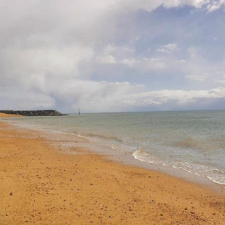 Sea Lets Hotel Selsey Bagian luar foto