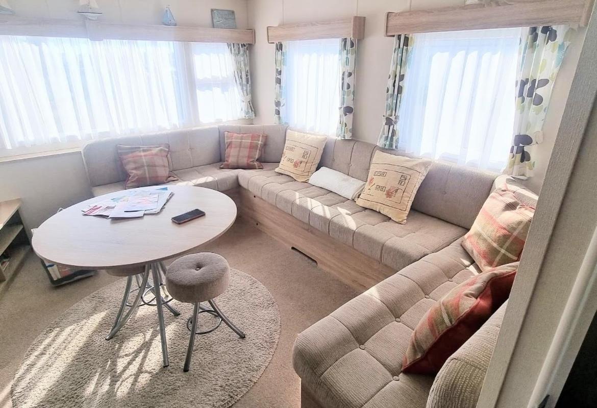 Sea Lets Hotel Selsey Bagian luar foto