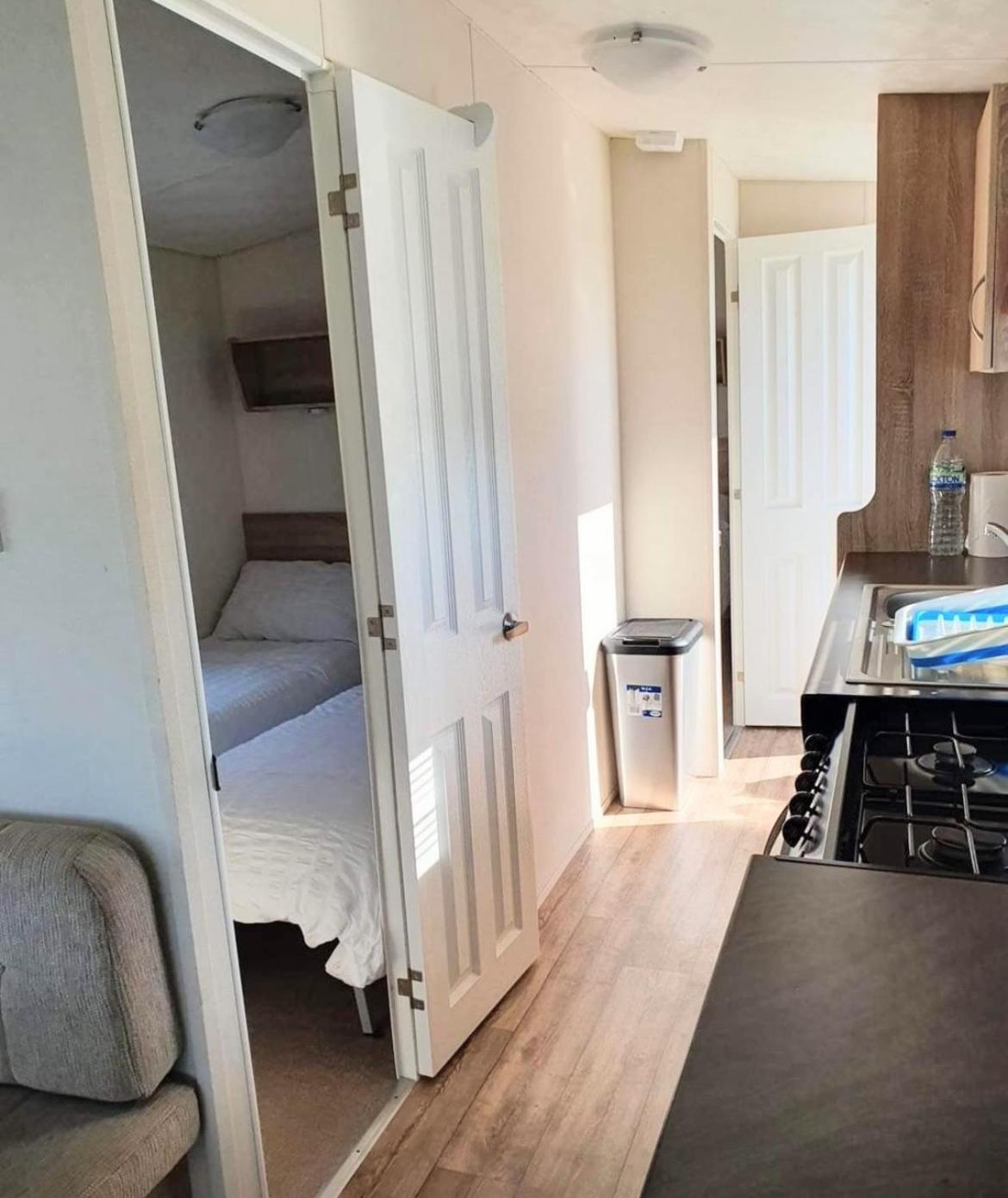Sea Lets Hotel Selsey Bagian luar foto
